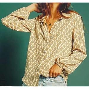 NEW BUCKETLIST geometric print blouse in cream